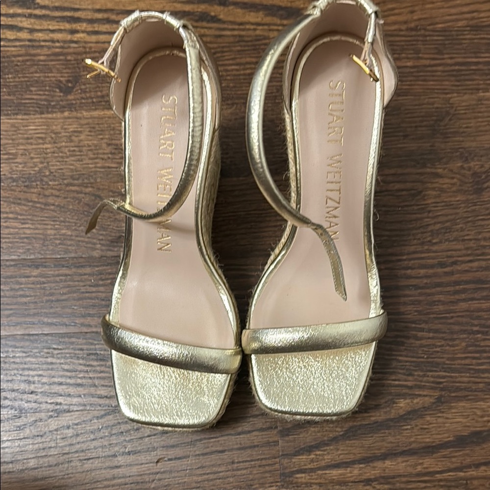 Stuart Weitzman Gold Heels Elegant Design